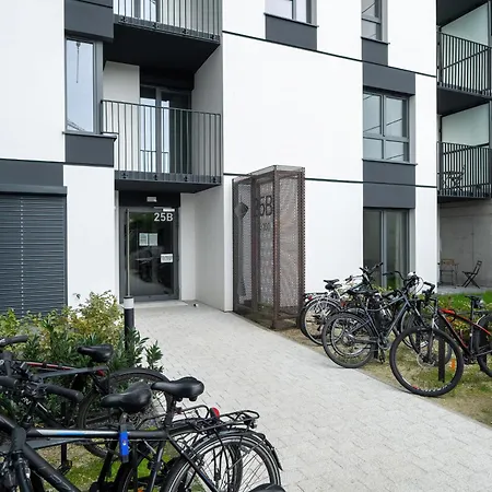 Nowoczesny Dla 2 Doroslych I 2 Dzieci Parking By Renters *