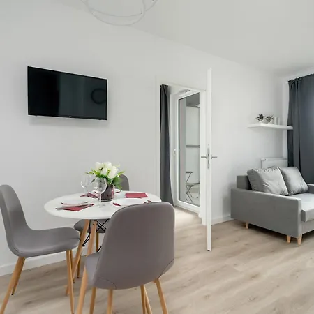 Apartment Nowoczesny Dla 2 Doroslych I 2 Dzieci Parking By Renters *